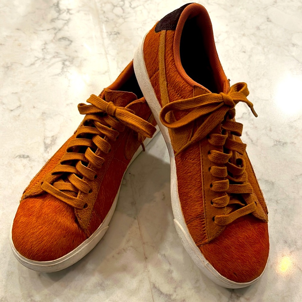 Nike Blazer Low LX Pony Fur Women's Size 7 Cider Sail Brown AA2017-200